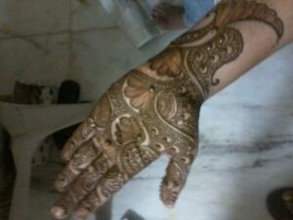 Pawan Mehndi Artist